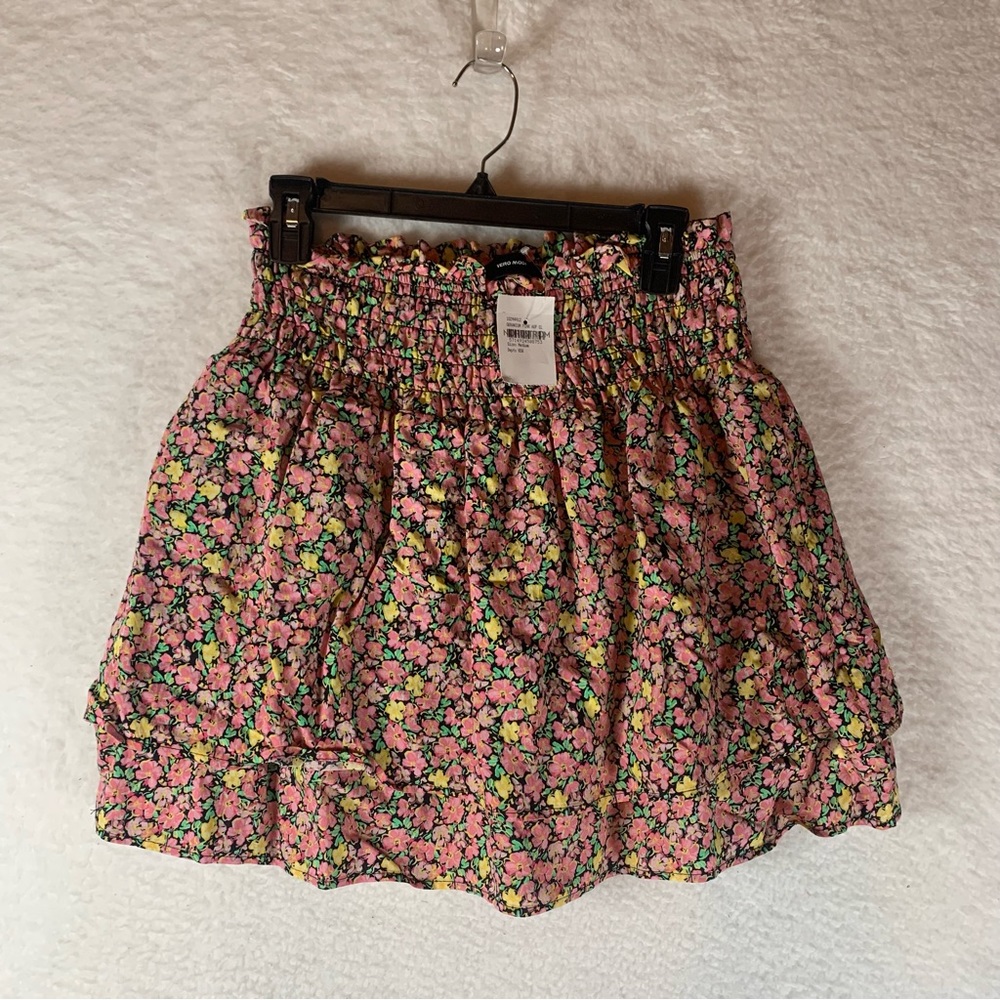 VERO MODA Women's NWT Floral Tiered Vmelli Short Skirt Size M Geranium Pink 5544